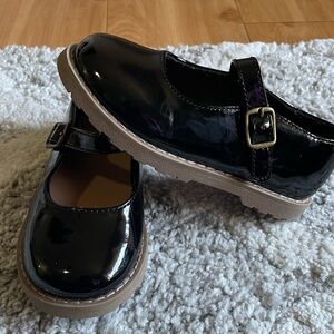 Old Navy patent leather velcro Mary Jane’s